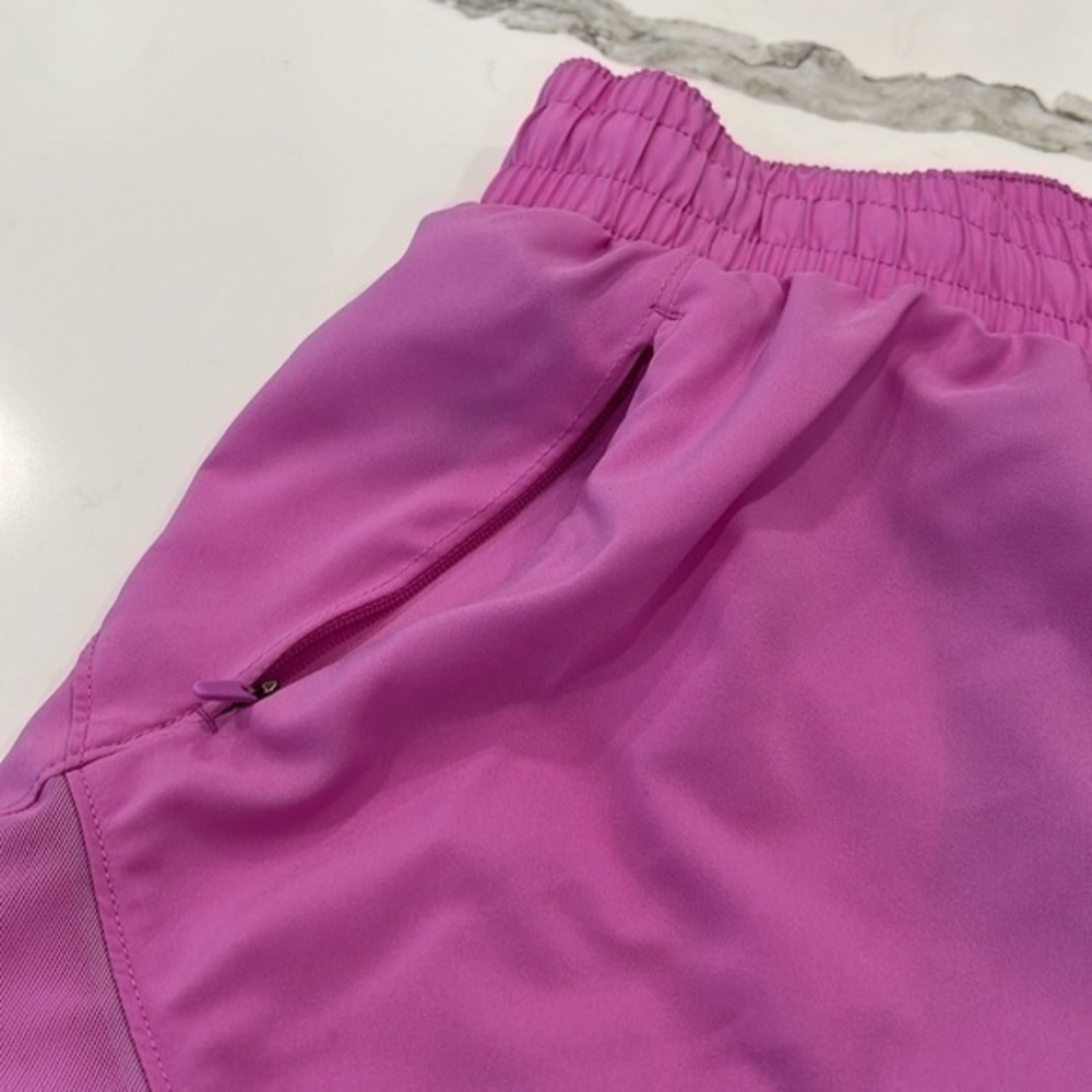 Athletic shorts with zipper pocket and drawstring women’s size small - Picture 3 of 4